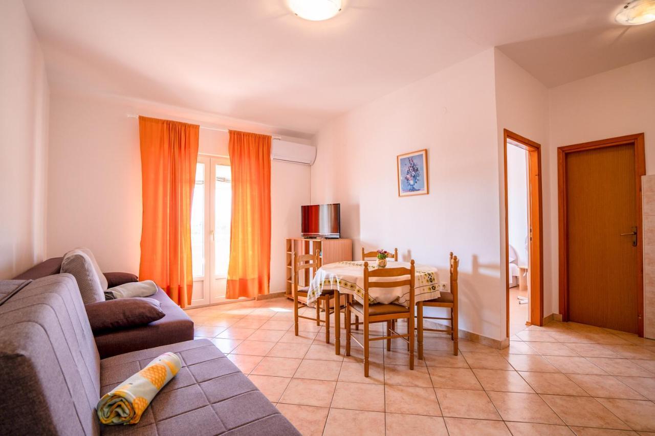 Apartments Valentin ปริฟลากา ภายนอก รูปภาพ
