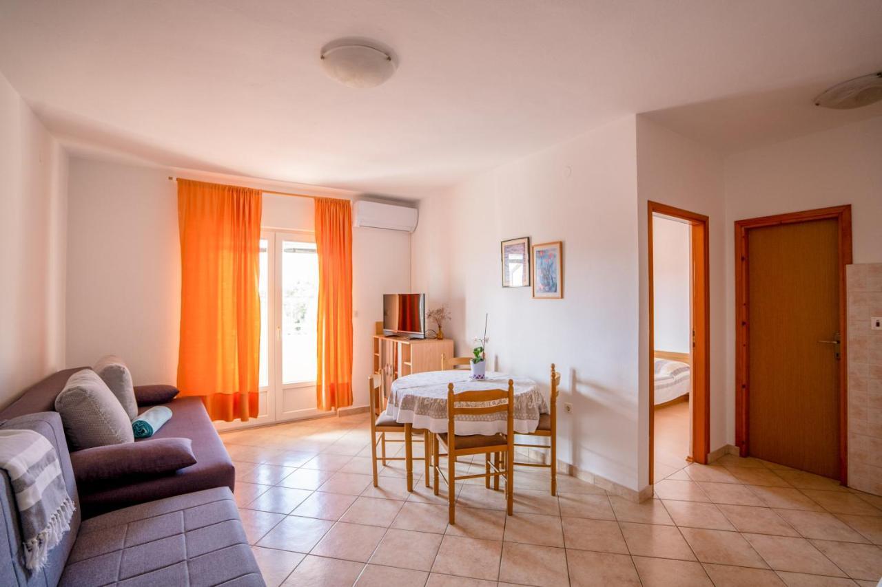Apartments Valentin ปริฟลากา ภายนอก รูปภาพ
