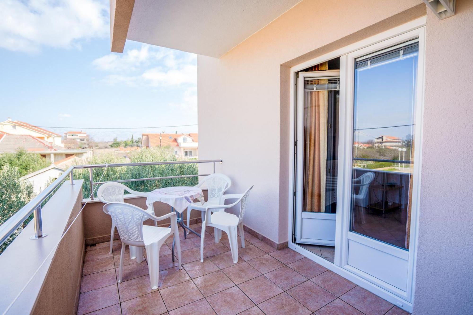 Apartments Valentin ปริฟลากา ภายนอก รูปภาพ