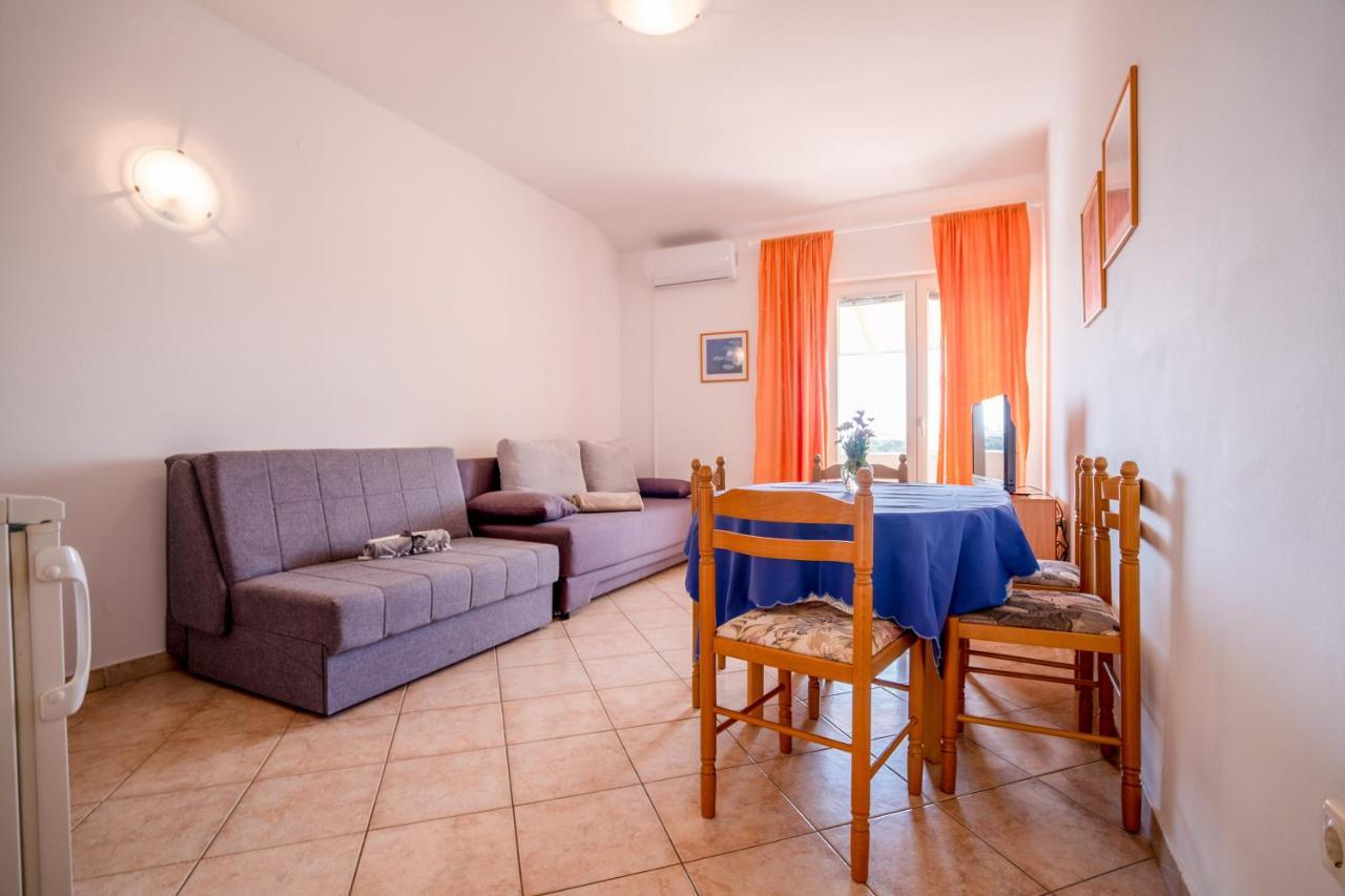 Apartments Valentin ปริฟลากา ภายนอก รูปภาพ
