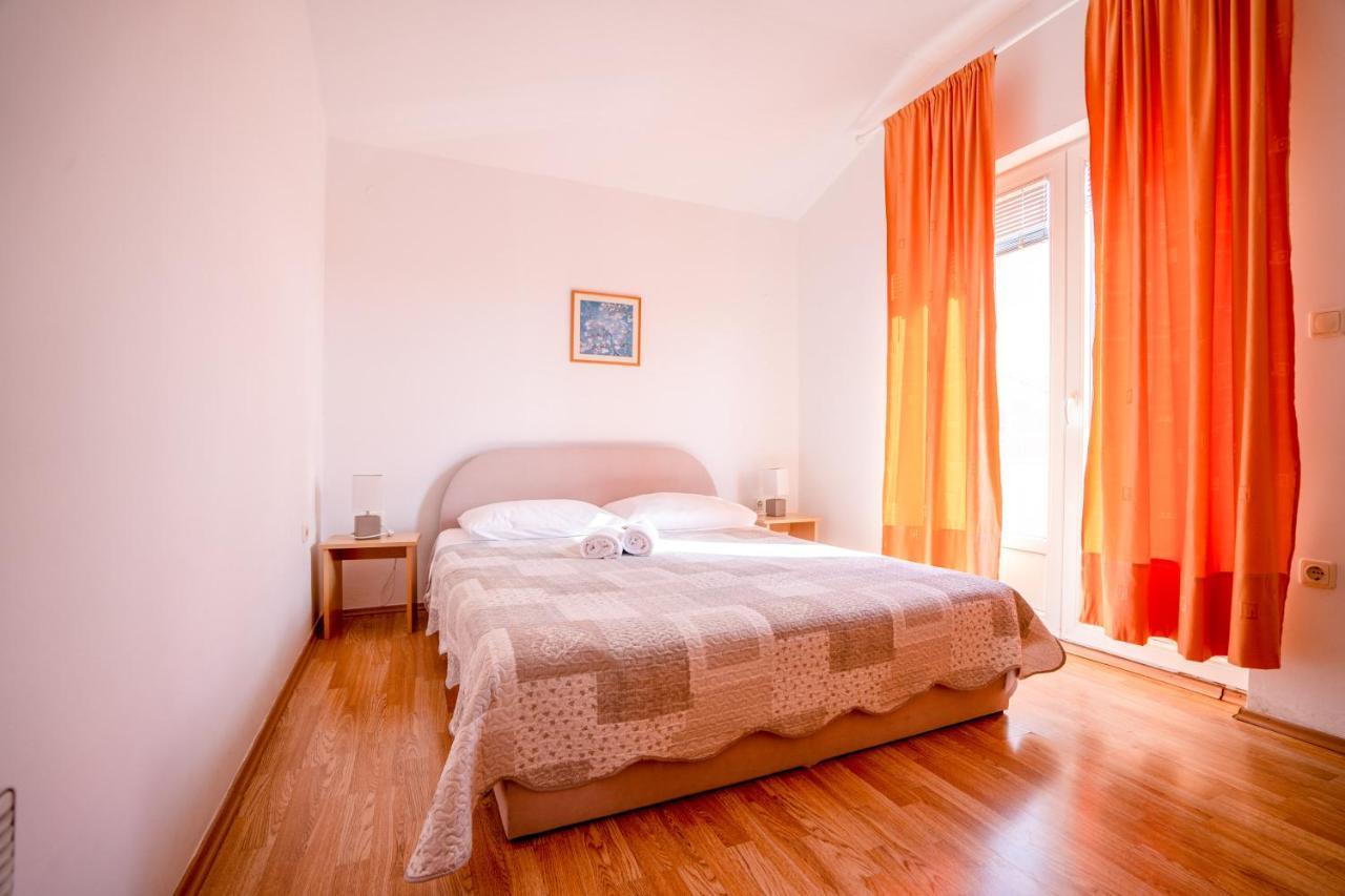 Apartments Valentin ปริฟลากา ภายนอก รูปภาพ