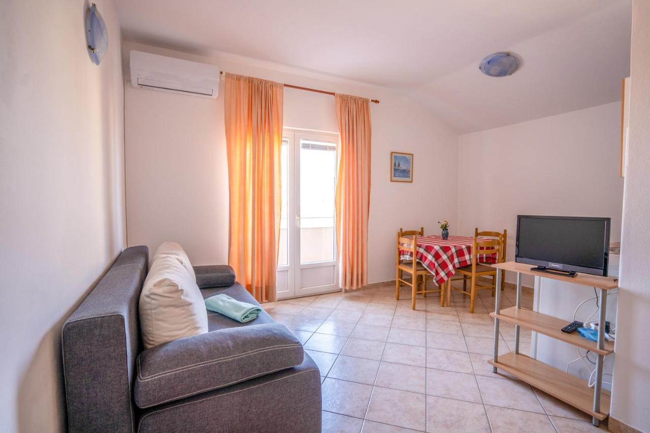 Apartments Valentin ปริฟลากา ภายนอก รูปภาพ