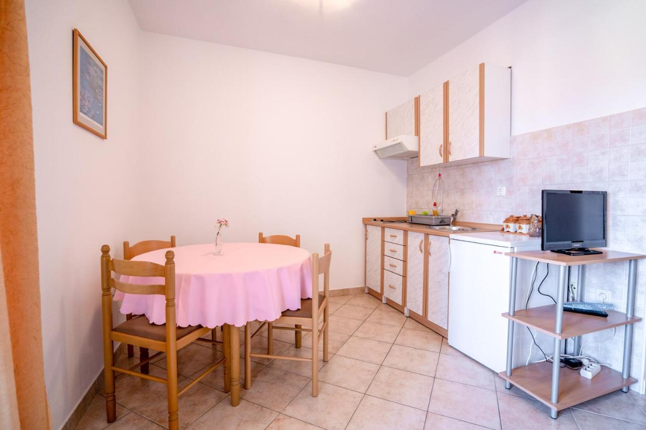Apartments Valentin ปริฟลากา ภายนอก รูปภาพ