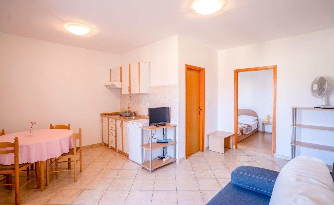 Apartments Valentin ปริฟลากา ภายนอก รูปภาพ